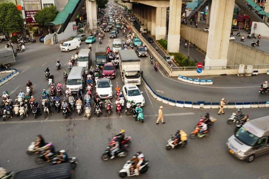 Hà Nội: Xử lý nghiêm các lỗi vi phạm dẫn đến ùn tắc giờ cao điểm ở nội đô