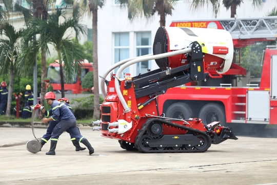 Thành phố Hồ Chí Minh: Ra mắt Tổ Cảnh sát chữa cháy và cứu nạn đặc biệt tinh nhuệ