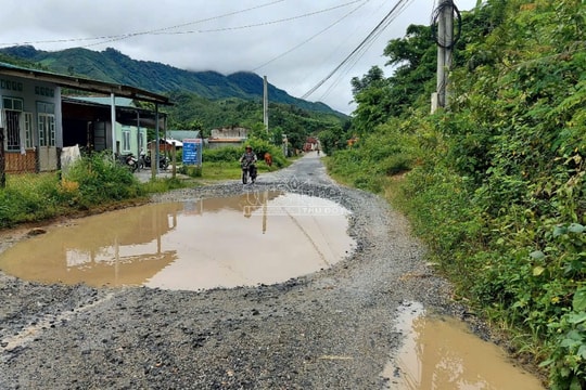 Kon Tum: Những con đường xuống cấp trầm trọng "oằn mình" chờ đầu tư