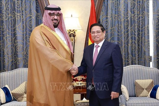 Thủ tướng Phạm Minh Chính tiếp Bộ trưởng Kinh tế và Kế hoạch Saudi Arabia
