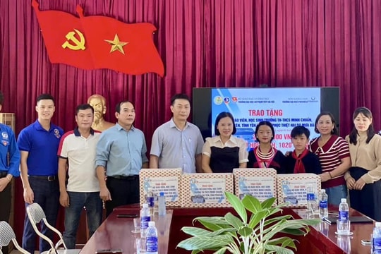 Trường Đại học Sư phạm TDTT Hà Nội thăm, tặng quà giáo viên, học sinh tỉnh Yên Bái