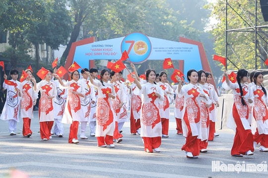 Ấn tượng màn diễu hành của 3.000 giáo viên, học sinh Thủ đô