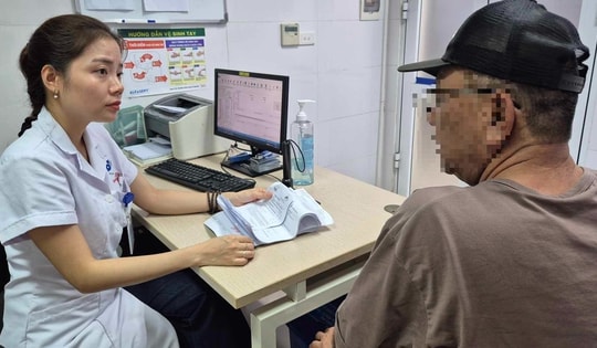 Bị kiến ba khoang đốt, nhiều người nhập viện vì mụn mủ