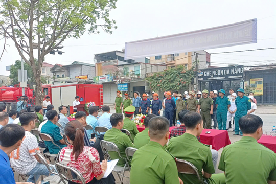 Huyện Ứng Hòa - Hà Nội Trao quyết định và công bố “Tổ liên gia an toàn PCCC"