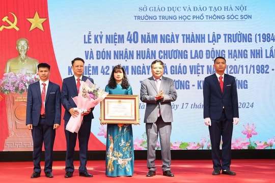 Trường THPT Sóc Sơn đón nhận Huân chương Lao động hạng Nhì