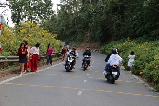 Cuối tuần, Hà Nội nắng hanh, vùng núi rét về đêm và sáng