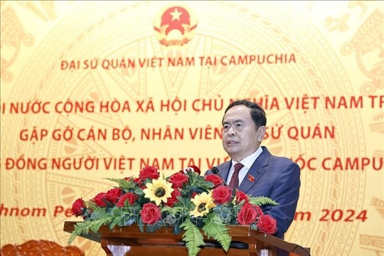 Chủ tịch Quốc hội Trần Thanh Mẫn gặp gỡ cộng đồng người Việt tại Campuchia