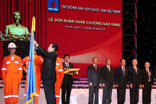 Kỷ niệm 63 năm Ngày truyền thống ngành Dầu khí Việt Nam (27/11/1961 - 27/11/2024) Nguồn gốc của Ngày truyền thống ngành Dầu khí Việt Nam