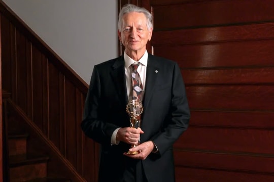 “Cha đẻ AI” Geoffrey Hinton: Giải VinFuture linh hoạt và nhiều hạng mục độc đáo