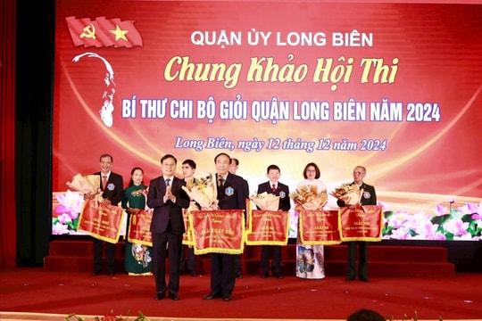 Quận Long Biên tổ chức chung khảo Hội thi Bí thư chi bộ giỏi năm 2024