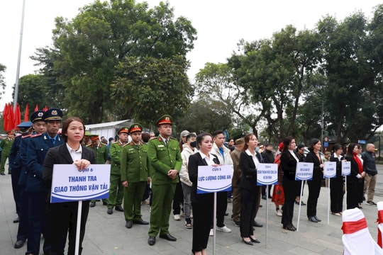 Quận Hai Bà Trưng phát động cao điểm bảo đảm an toàn giao thông, vệ sinh môi trường