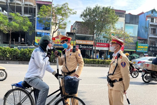 Nhiều trường hợp vi phạm nồng độ cồn vượt kịch khung ngày đầu cao điểm tại Hà Nội