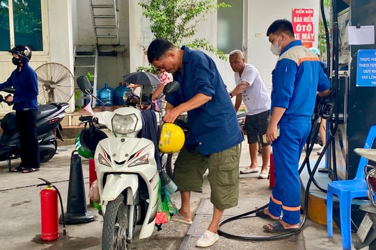 Xăng, dầu đồng loạt tăng giá từ chiều nay