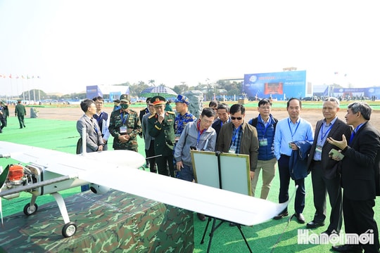 UAV chiến đấu thương hiệu Việt hút khách tham quan