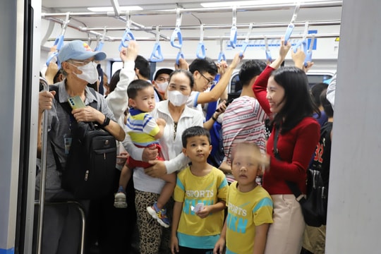 Metro Bến Thành - Suối Tiên đón khách gấp gần 6 lần dự kiến trong ngày đầu vận hành