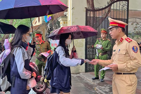 "Ngăn" học sinh vi phạm giao thông: Không "giơ cao, đánh khẽ"