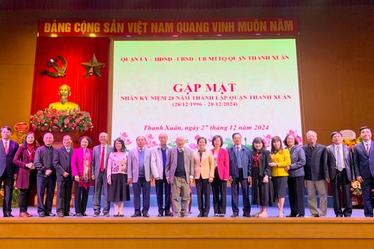 Quận Thanh Xuân gặp mặt các thế hệ cán bộ, lãnh đạo chủ chốt nhân kỷ niệm 28 năm thành lập