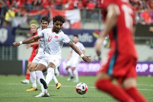 HLV Kim Sang Sik: “Đội tuyển Việt Nam có lợi thế nhưng tỷ số 2-0 chưa an toàn”