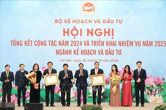 Thủ tướng Phạm Minh Chính: Ngành Kế hoạch và Đầu tư thực hiện "5 tiên phong" để cùng cả nước về đích