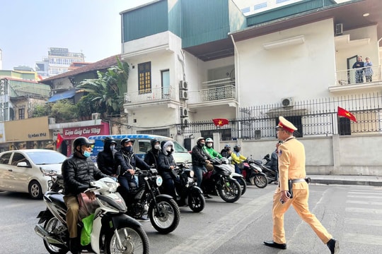 Xử phạt vi phạm giao thông gần 28 tỷ đồng ngày đầu tiên năm 2025