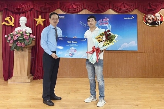 Chương trình “Thả xúc xắc - Bắt triệu quà” của VietinBank iPay Mobile Lộ diện những chủ nhân may mắn trúng iPhone 15, AirPods 3