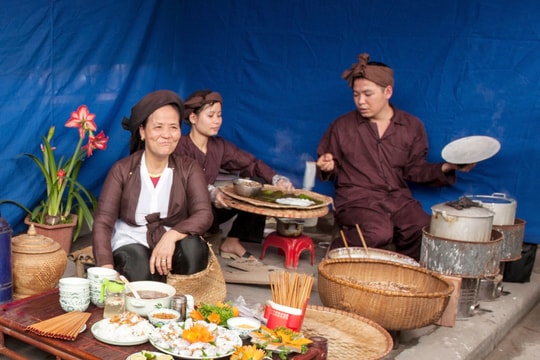 Bánh cuốn Hà thành