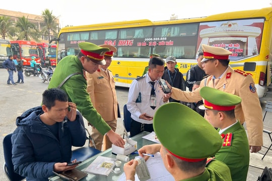 Hoàng Mai: Ngăn chặn hiểm họa từ ma túy và "ma men" từ bến xe