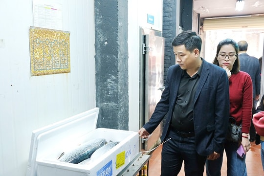 Kiểm tra đột xuất về an toàn thực phẩm tại quận Cầu Giấy
