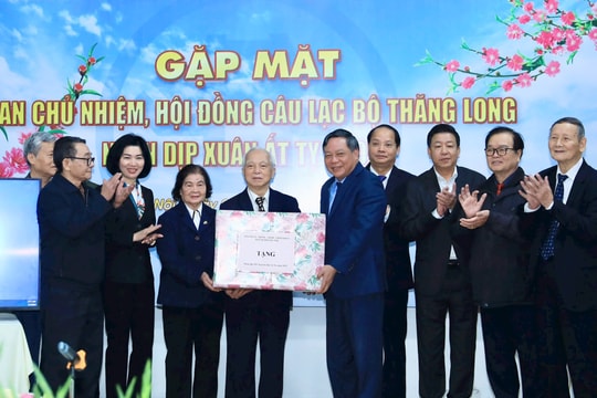 Lãnh đạo thành phố Hà Nội gặp mặt đại biểu Câu lạc bộ Thăng Long