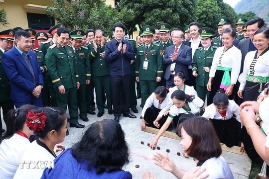 Chủ tịch nước Lương Cường thăm, chúc Tết tại xã Pa Tần, Lai Châu