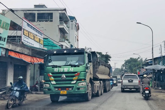 Đường 421B qua địa phận huyện Quốc Oai: Quá tải, mất an toàn giao thông nghiêm trọng