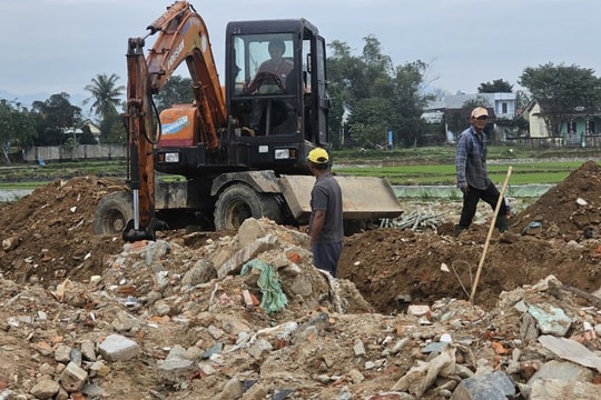 Quảng Nam Nhà thầu sử dụng chất thải rắn xây dựng để san lấp mặt bằng