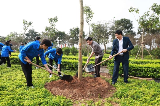 Làm cho đất nước càng ngày càng xuân