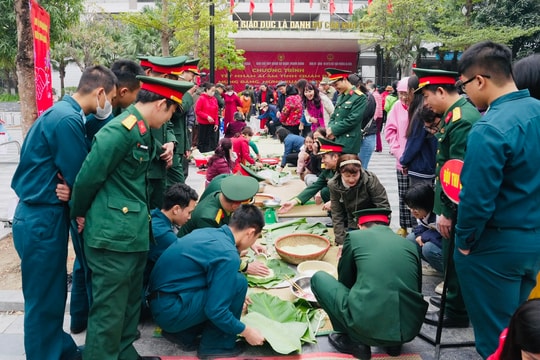 Ấm áp “Tết nhân ái, ấm tình quân dân” phường Hạ Đình, quận Thanh Xuân