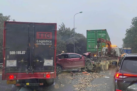 Tai nạn liên hoàn trên Đại lộ Thăng Long, Hà Nội