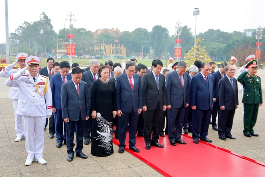 Lãnh đạo Đảng, Nhà nước, thành phố Hà Nội tưởng niệm Chủ tịch Hồ Chí Minh và các Anh hùng liệt sĩ