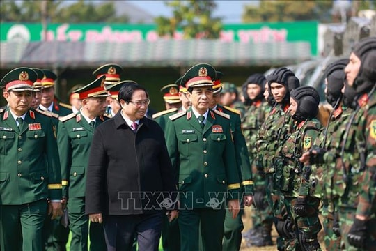 Thủ tướng Phạm Minh Chính thăm, chúc Tết, động viên lực lượng vũ trang ứng trực Tết