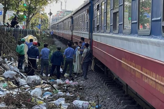 Va chạm với tàu hỏa, một người đi xe máy tử vong