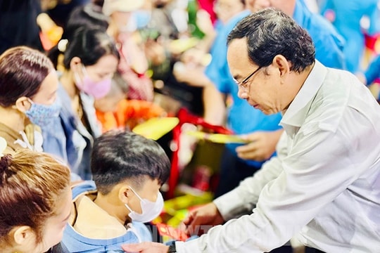 TP Hồ Chí Minh chăm lo Tết thiết thực cho người dân