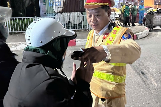 Hà Nội: Phát hiện trường hợp vi phạm nồng độ cồn gần gấp 3 lần kịch khung