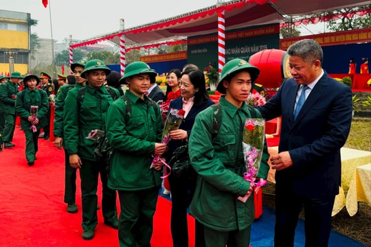 191 thanh niên huyện Ứng Hòa lên đường nhập ngũ