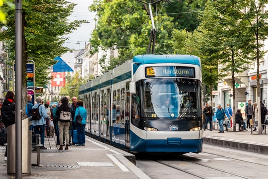 Thành phố Zurich: Dẫn đầu trong số hóa và công nghệ sinh học