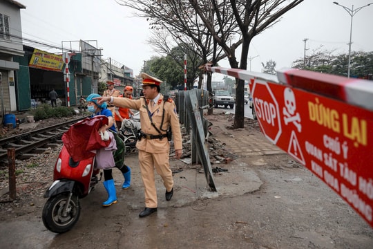 Đóng các lối đi tự mở ngang đường sắt Ngọc Hồi - Văn Điển