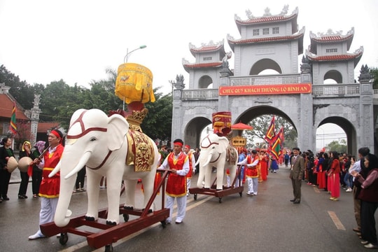 Hà Nội sẽ có "Bộ tiêu chí về môi trường văn hóa trong lễ hội truyền thống"