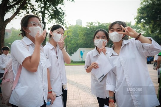 Hàng loạt tỉnh, thành cho học sinh nghỉ học thứ Bảy