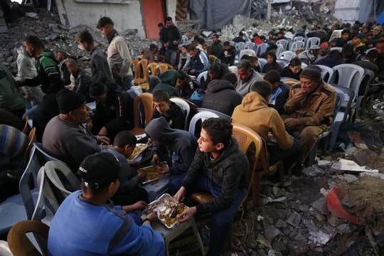 Israel chặn viện trợ vào Gaza