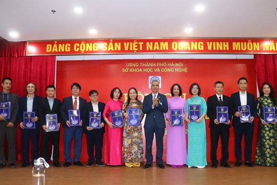 Sở Khoa học và Công nghệ Hà Nội công bố các quyết định về công tác tổ chức, cán bộ