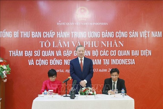 Tổng Bí thư Tô Lâm thăm Đại sứ quán, gặp gỡ cán bộ các cơ quan đại diện và cộng đồng người Việt Nam tại Indonesia