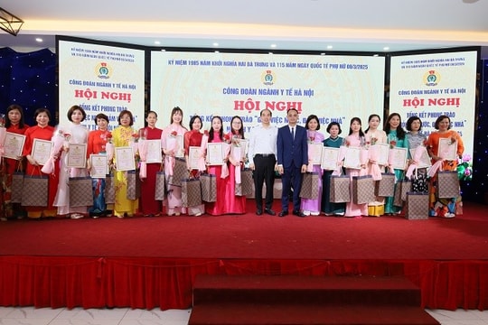 Công đoàn ngành Y tế Hà Nội biểu dương 165 nữ CNVCLĐ “Giỏi việc nước, Đảm việc nhà”