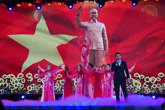 Kỷ niệm 95 năm Ngày thành lập Đảng bộ thành phố Hà Nội Chương trình nghệ thuật “Sáng mãi trong tim” ý nghĩa và hấp dẫn